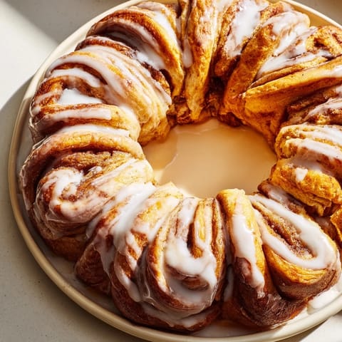 Cinnamon Roll Pull-Apart Wreath #383